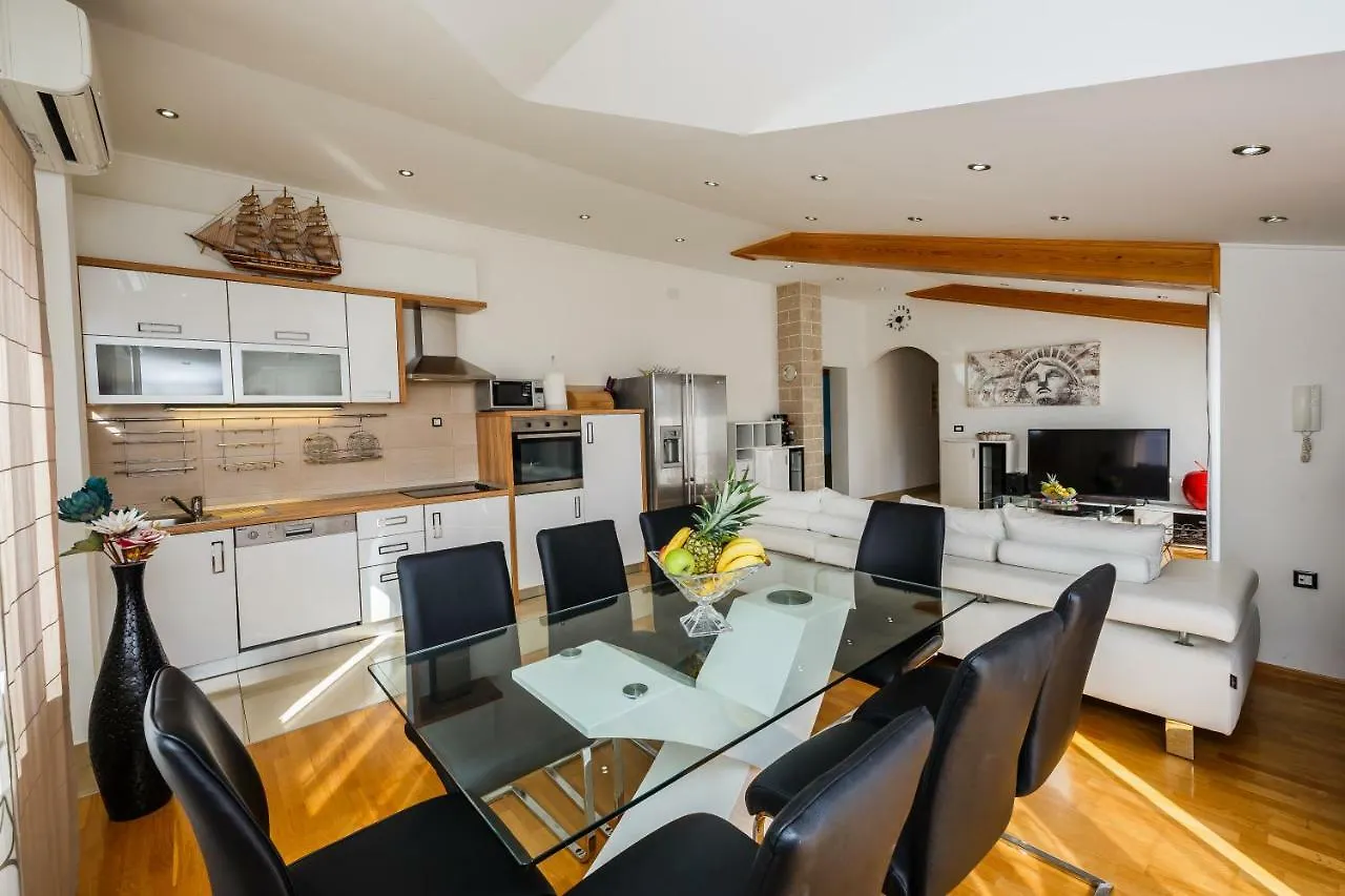 Apartments Selak Split