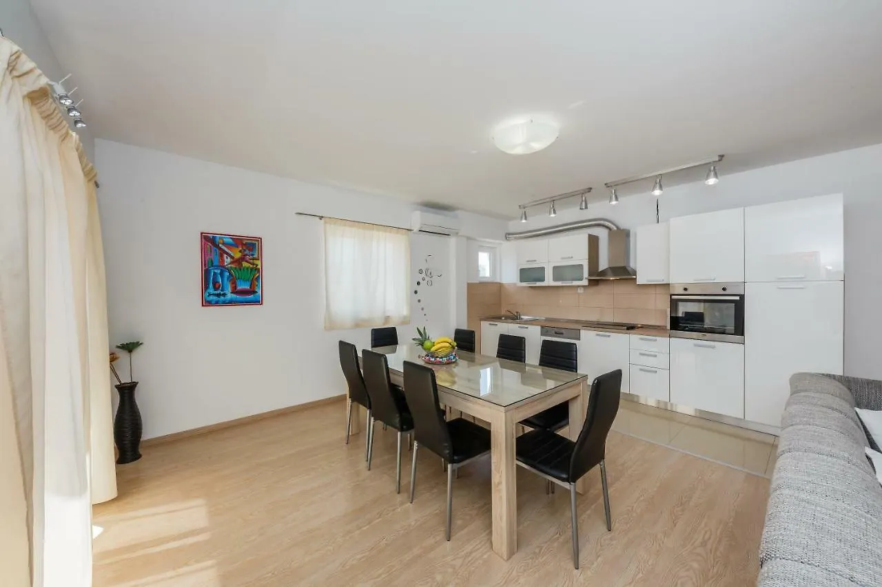 Apartments Selak Split