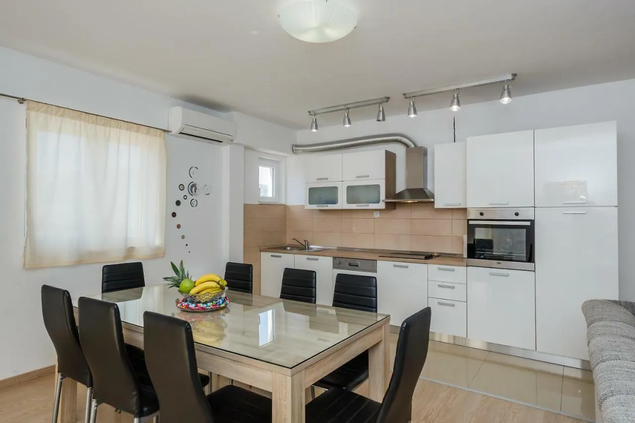 Apartments Selak Split